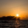 水平線に雲が出ているが・・・